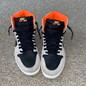 Size 9.5 Jordan 1 Retro High Neutral Grey Hyper Crimson